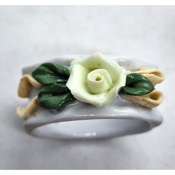 NAPKIN RINGS-Porcelain-3D Flowers-Yellow-Green-Set of 4 - Picture 3 of 16